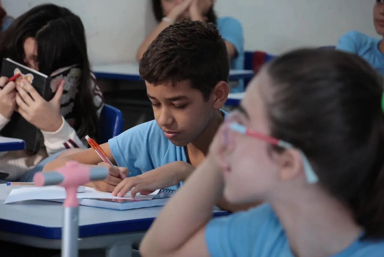 Estudantes da Rede Municipal de Ensino no primeiro dia de aula (Madu Livramento, Jornal Midiamax)