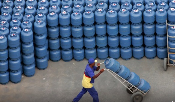 Governo libera R$ 330 milhões para segurar preço do gás de cozinha