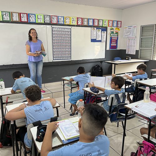 Prefeita Adriane garante 6,27% no piso do magistério e vai convocar mais 273 professores, elevando em mais de 70% número de efetivos na Reme