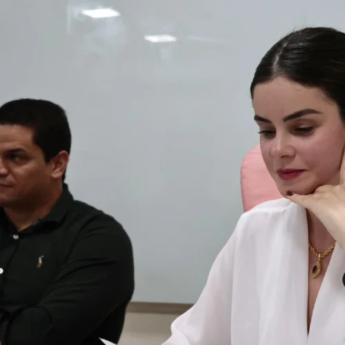 Os professores Igor Vaz e Suelen Espindola Pache. (Foto: Madu Livramento, Midiamax)
