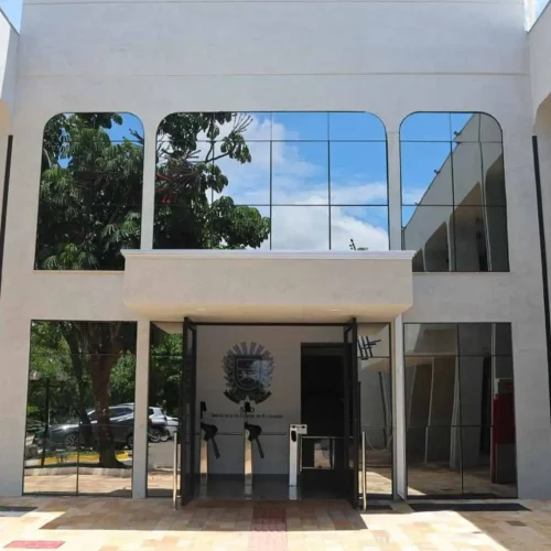 Entrada da Secretaria de Educação. (Pietra Dorneles, Jornal Midiamax)