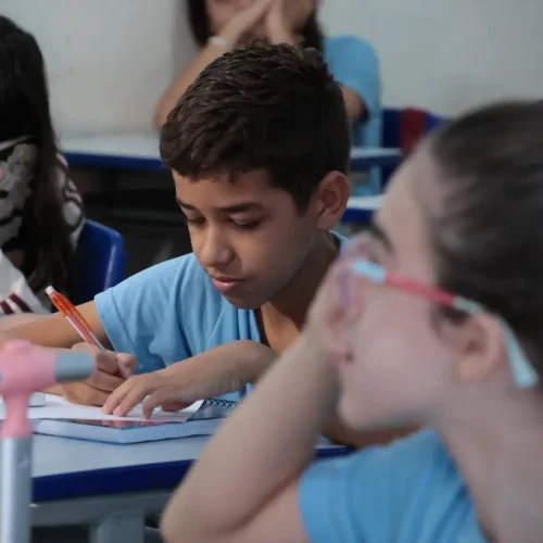 Estudantes da Rede Municipal de Ensino no primeiro dia de aula (Madu Livramento, Jornal Midiamax)
