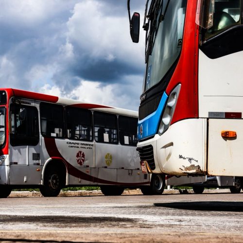 Ônibus na garagem do Consórcio Guaicurus. (Henrique Arakaki, Jornal Midiamax)