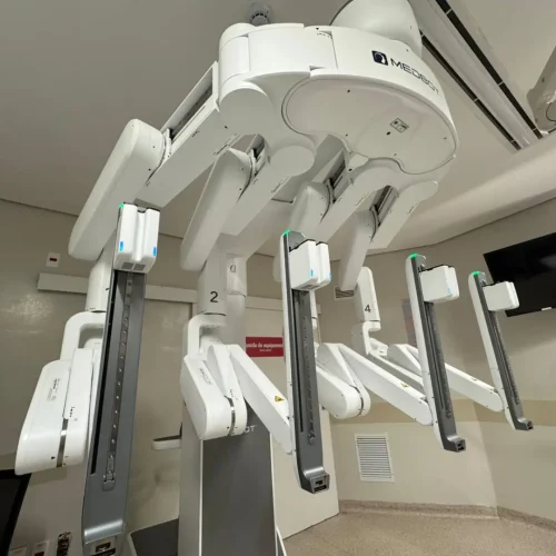 Robô Toumai, considerado o mais moderno na atualizada (Foto: Henrique Arakaki/Midiamax)