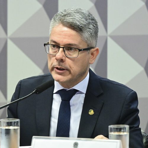 Senado aprova PL Antifacção com penas que podem chegar a 120 anos