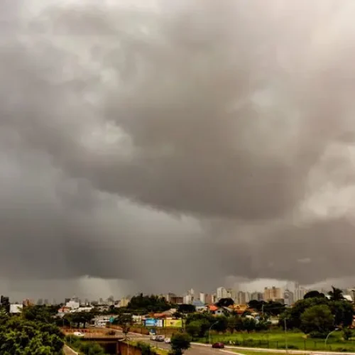 São previstas tempestades acompanhadas de raios, rajadas de vento e até queda de granizo em Mato Grosso do Sul, neste fim de semana. - Arquivo/Midiamax