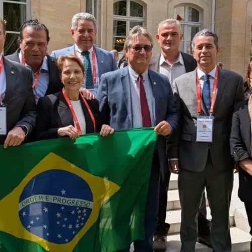 Comitiva brasileira em Paris (Foto: CNA)