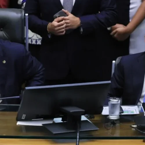 Depois de derrota com PEC da Blindagem, Câmara tenta melhorar imagem com IR