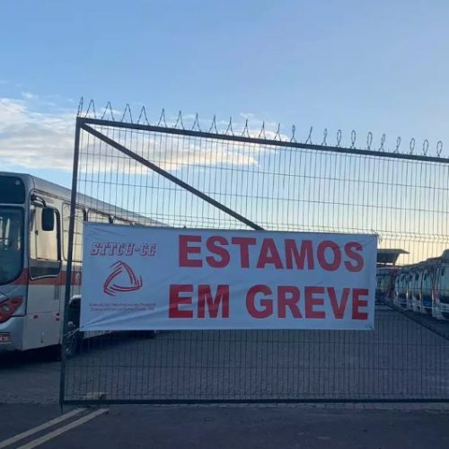 Ônibus continuam na garagem e cerca de 100 mil usuários sem transporte pelo 4º dia consecutivo na Capital (Foto: Dayane Paz/Campo Grande News)