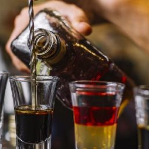 Vítima do metanol? Jovem de 21 anos morre após beber destilado em Campo Grande