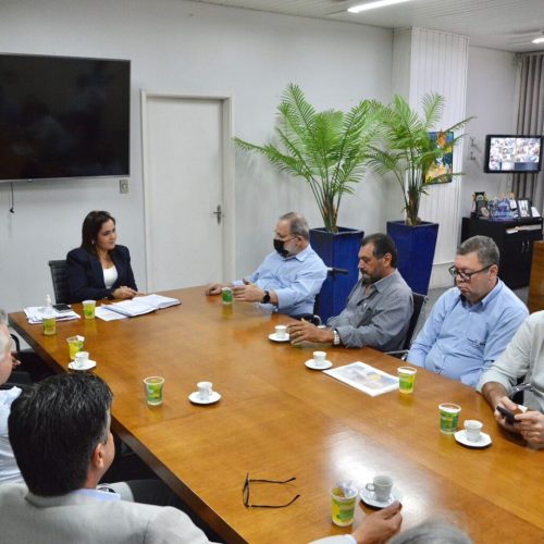 Prefeitura e representantes do comércio discutem parcerias para ampliação de vagas na educação infantil
