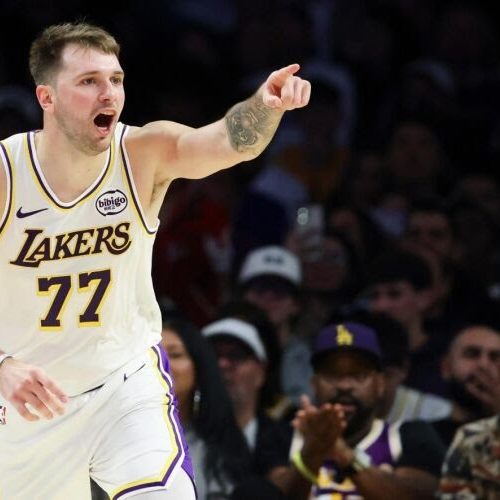 Luka Doncic fez um 'triple-double' em vitória dos Lakers na NBA - (Foto: Jessie Alcheh/ AP)