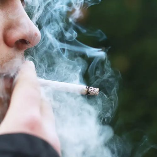 Tabagismo é maior entre jovens de 16 a 24 anos, alerta pesquisa